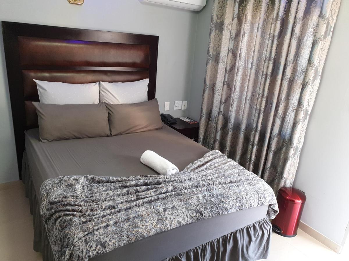 Emirates Garden Lodge บ็อคสเบิร์ก ภายนอก รูปภาพ